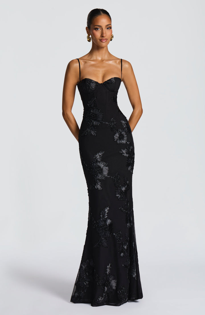 Elara | Structured elegance with exclusive details