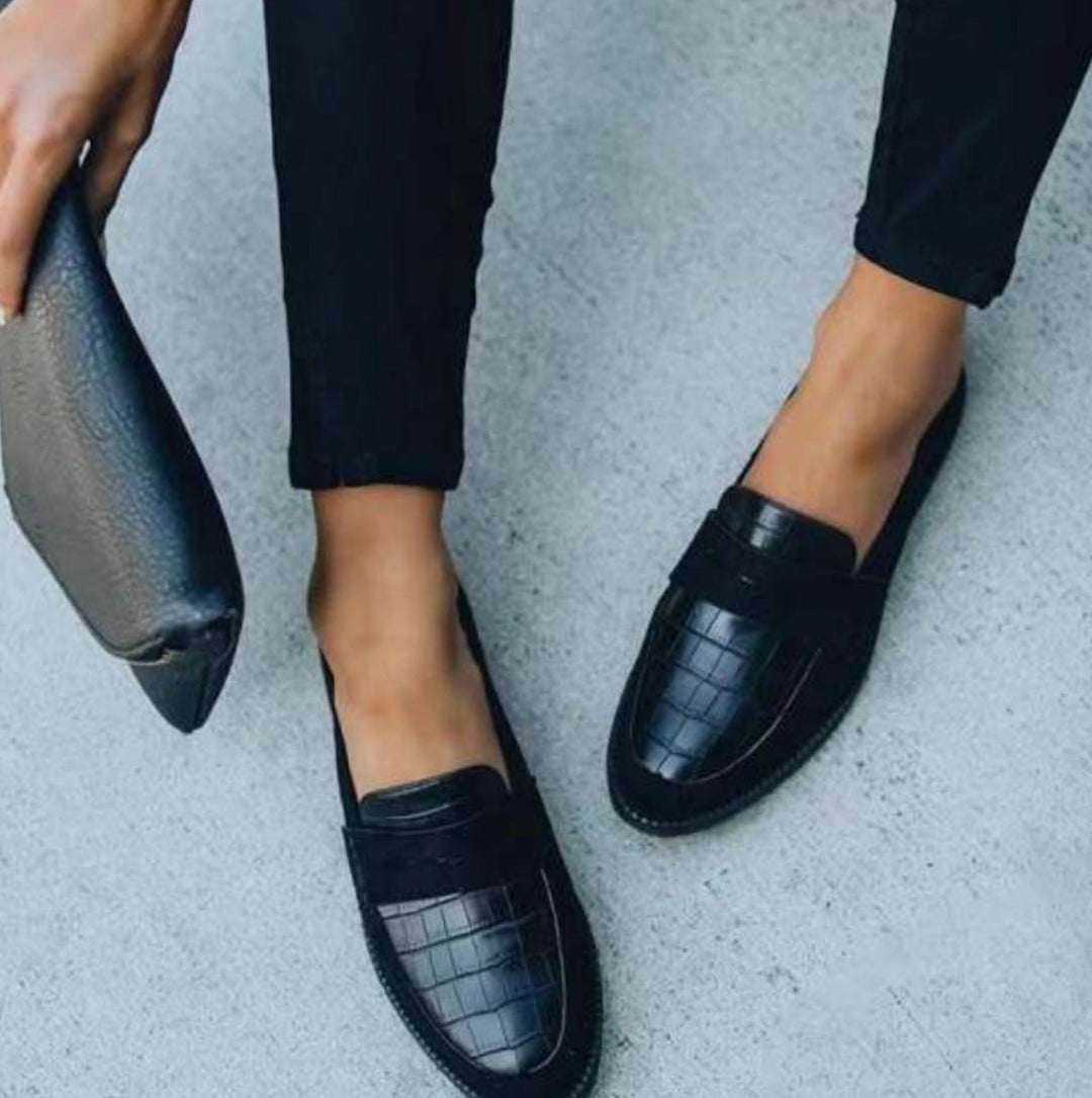 Women's Crocodile Texture Loafers Slip-On Penny Loafers - Black